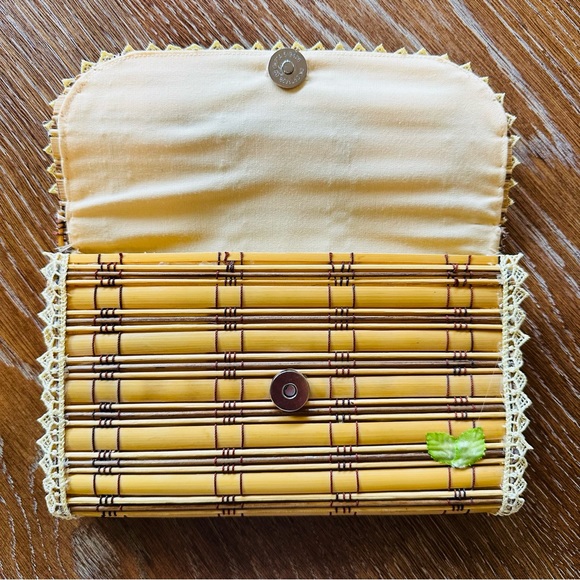 Vintage Clutch Womens Bamboo Flap Handbag Purse Tan Lace Embellished Summer Boho - Picture 4 of 9